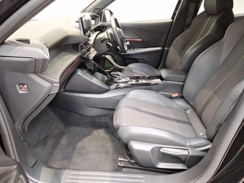 Peugeot 2008 1.2 Puretech 130 Gt Eat8 Black #5