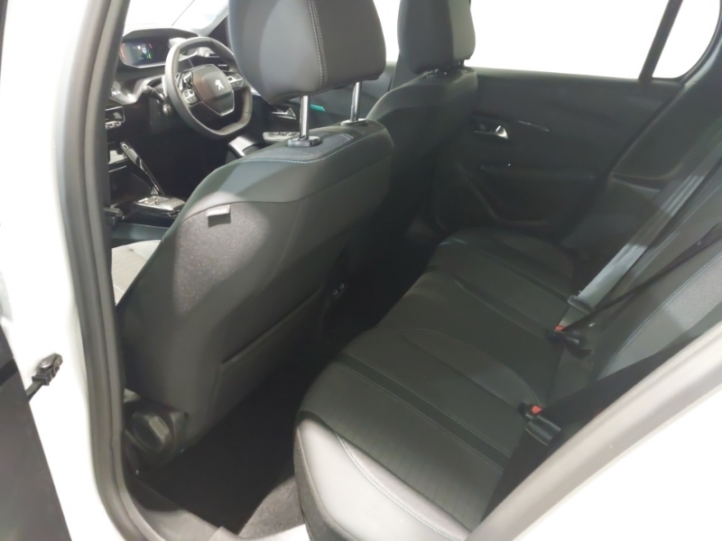 Peugeot 208 1.2 Puretech 100 Allure Premium Eat8 SM22RZC White #6