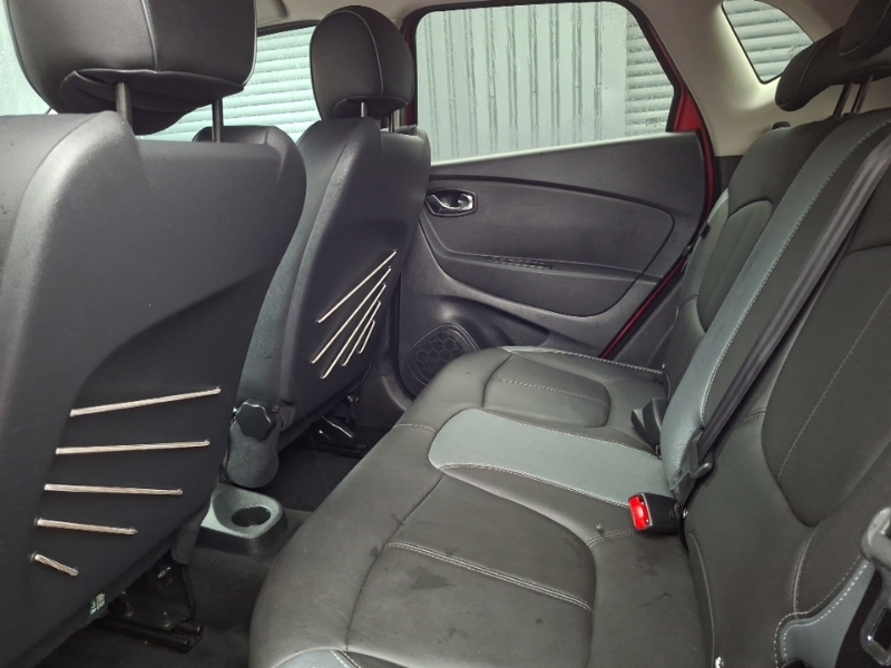 Renault Captur 1.5 Dci 90 Signature Nav SB17JXC Red #6