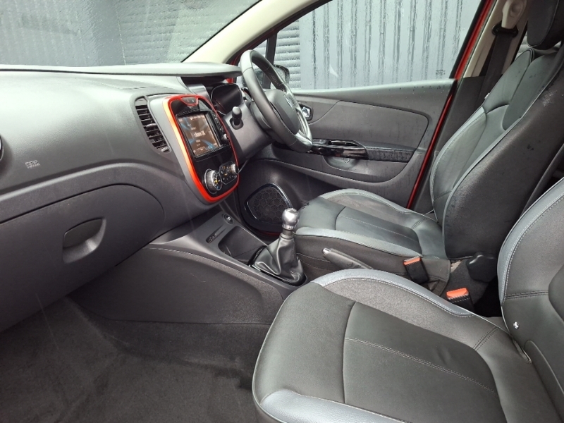 Renault Captur 1.5 Dci 90 Signature Nav SB17JXC Red #5