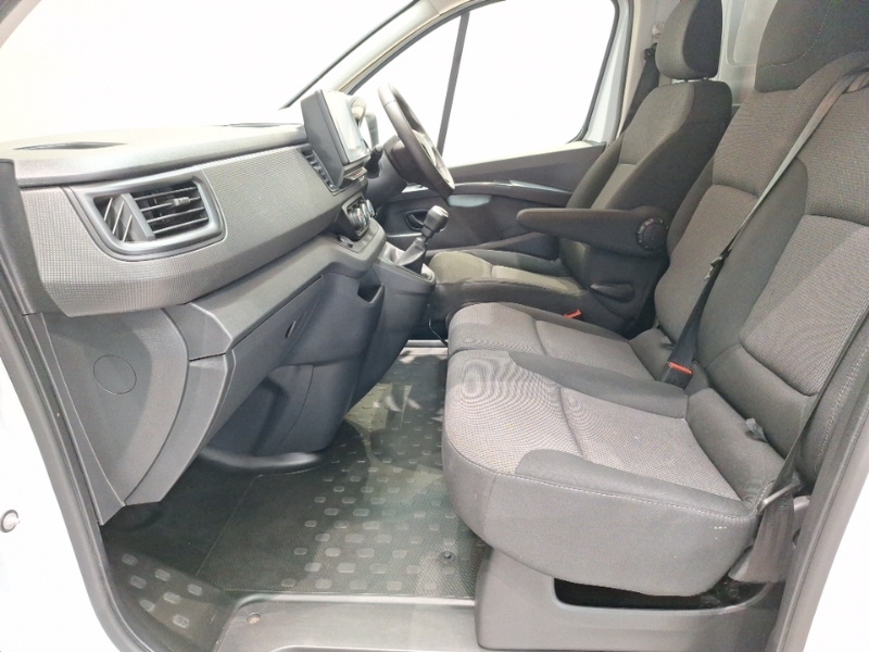 Renault Trafic Ll30 Blue Dci 130 Advance Safety Van White #5
