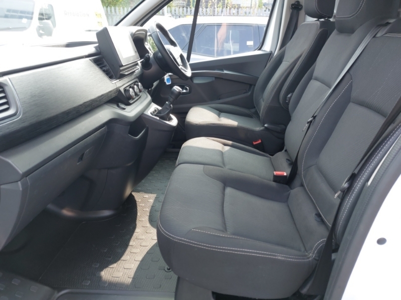 Renault Trafic Ll30 Blue Dci 130 Extra Safety Van White #5