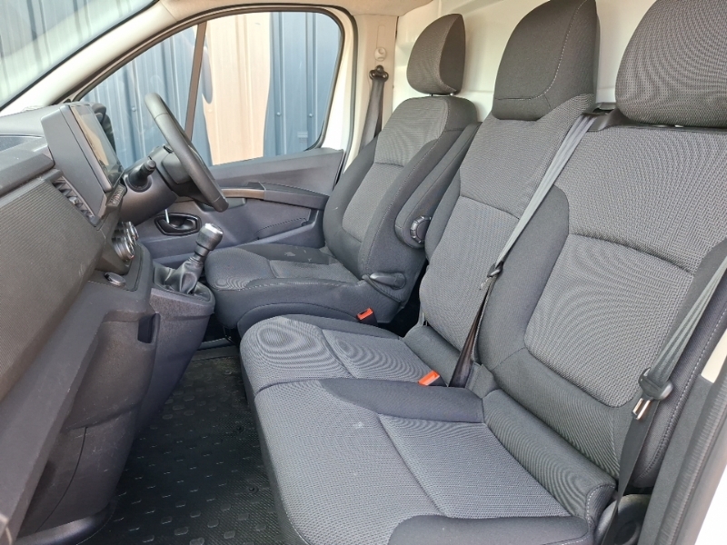 Renault Trafic Ll30 Blue Dci 130 Advance Safety Van White #5