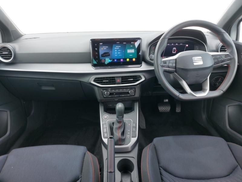Seat Arona 1.0 Tsi 115 Fr Black Edition Dsg White #3