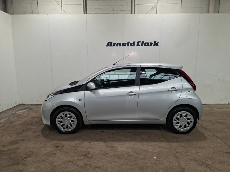 Toyota Aygo 1.0 Vvt-i X-play Tss Silver #4