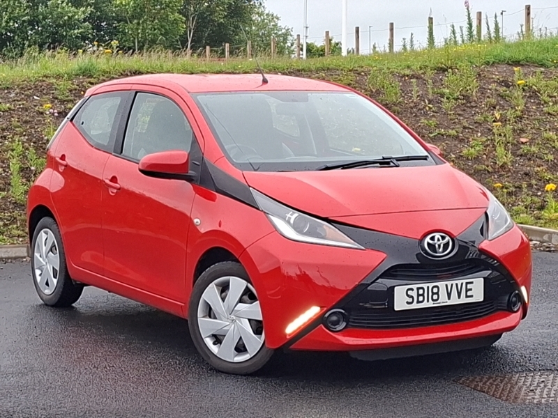 Toyota Aygo 1.0 Vvt-i X-play X-shift Red