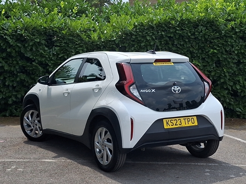 Toyota Aygo X 1.0 Vvt-i Pure White #2