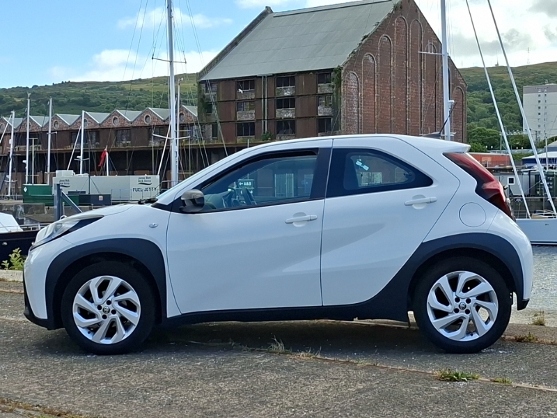 Toyota Aygo X 1.0 Vvt-i Pure LR74GPE White #4