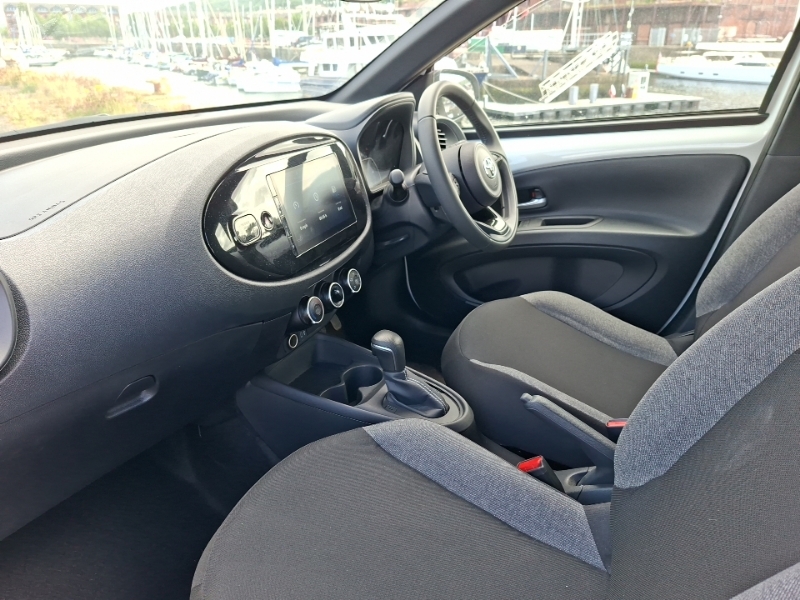Toyota Aygo X 1.0 Vvt-i Pure LR74GPE White #5