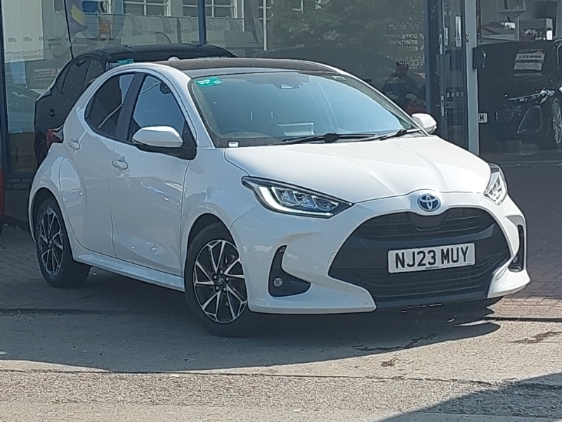Toyota Yaris 1.5 Hybrid Design Cvt Navpanoramic Roof White