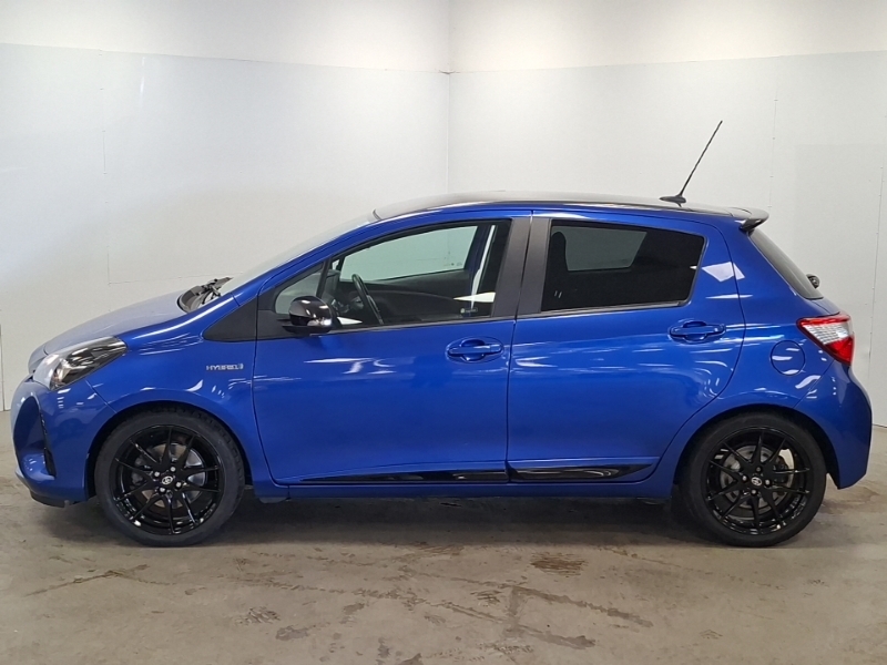 Toyota Yaris Excel Black #4