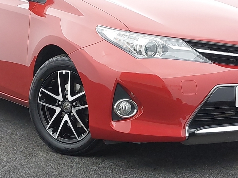 Toyota Auris  White #21
