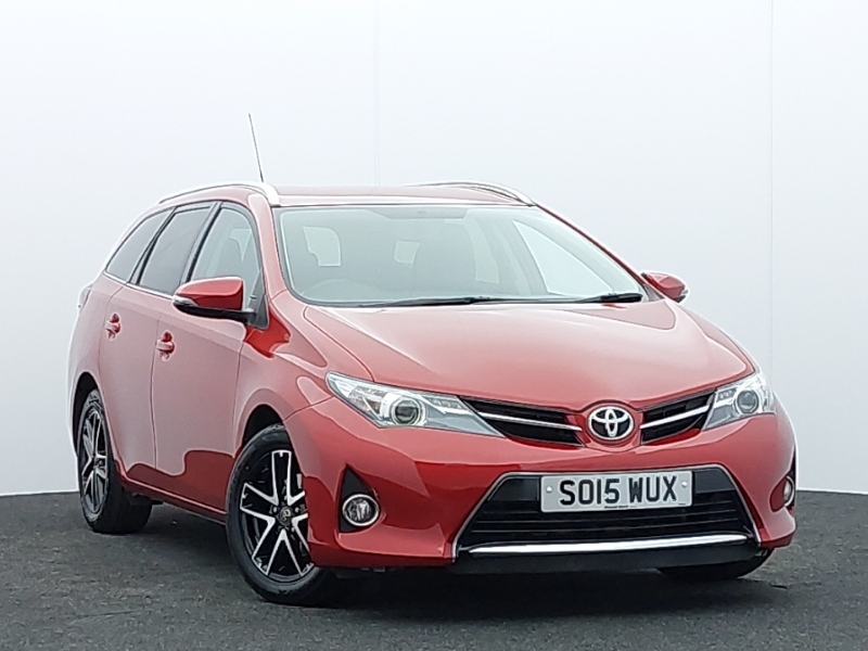 Toyota Auris 1.6 V-matic Icon Multidrive S Red