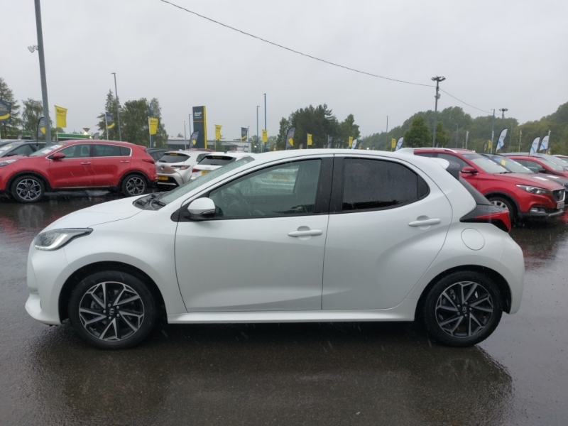 Toyota Yaris 1.5 Hybrid Design Cvt White #4