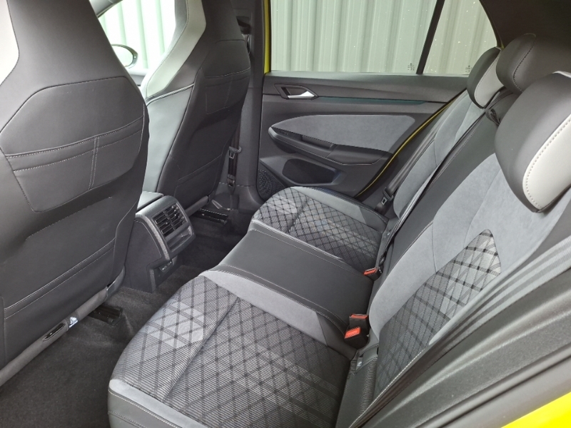 Volkswagen Golf 1.5 Tsi R-line Yellow #6