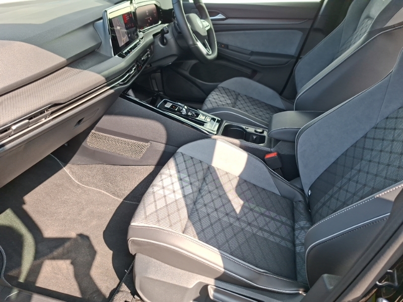 Volkswagen Golf 2.0 Tsi 190 Black Edition 4Motion Dsg Black #5