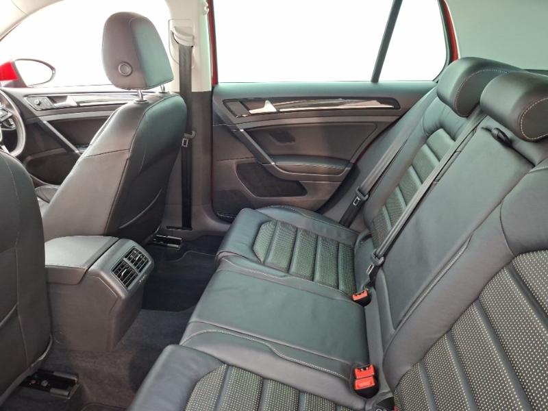 Volkswagen Golf 2.0 Tdi Gt Red #6