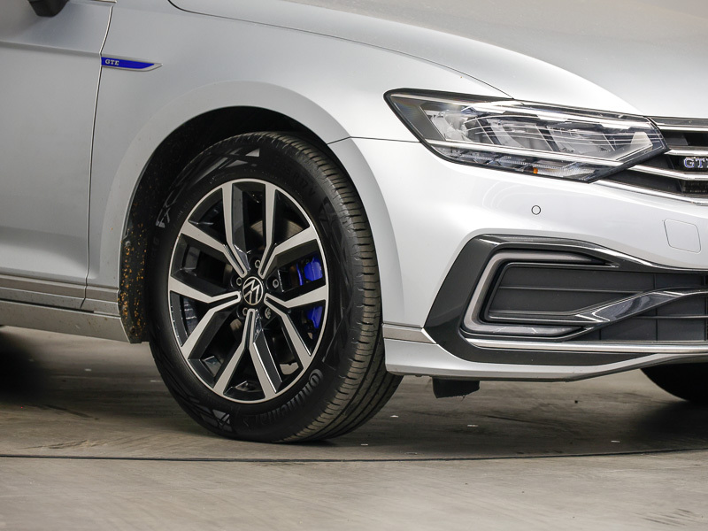Volkswagen Passat R-line Silver #9