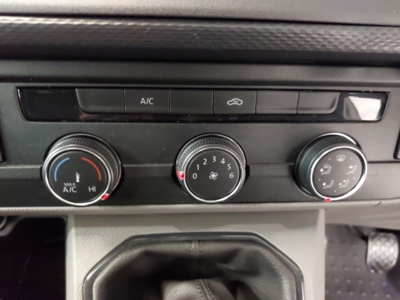 Volkswagen Transporter 2L Startline White #16