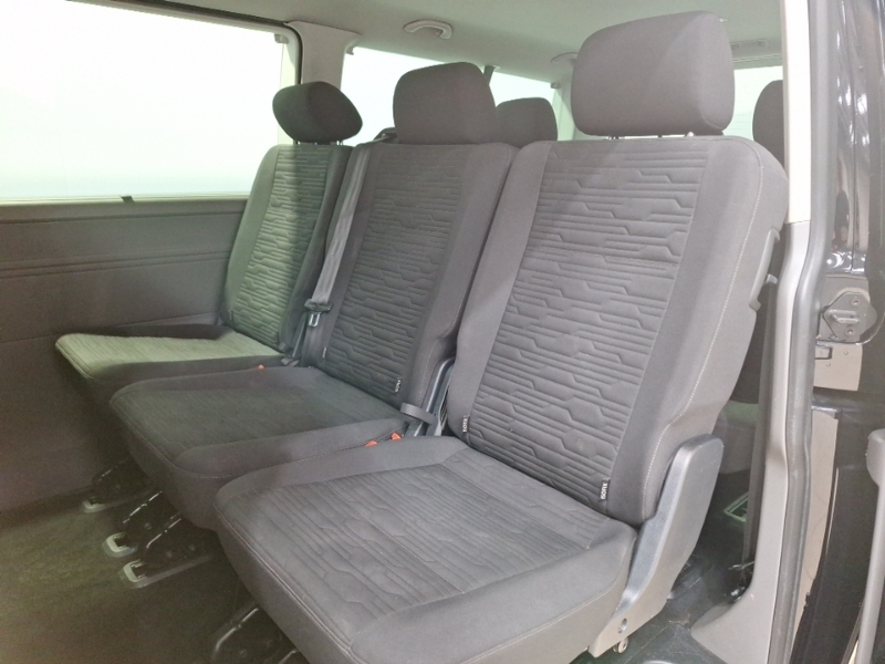 Volkswagen Transporter Shuttle 2.0 Tdi 150Ps Se Minibus Dsg Black #6