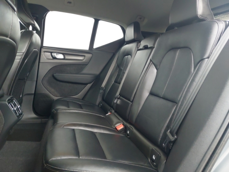 Volvo XC40 2.0 B3p Plus Dark CA23VFD Grey #6