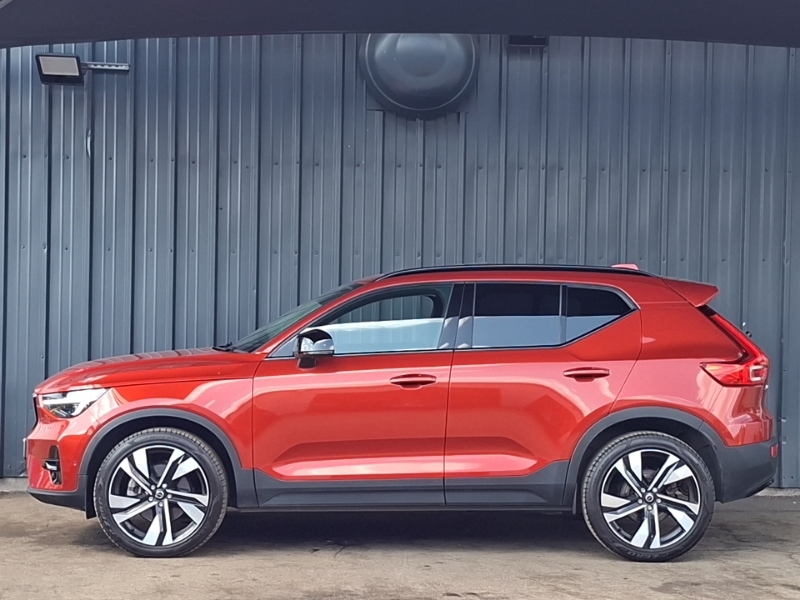 Volvo XC40 2.0 B4p Ultra Dark SL74AEZ Red #4