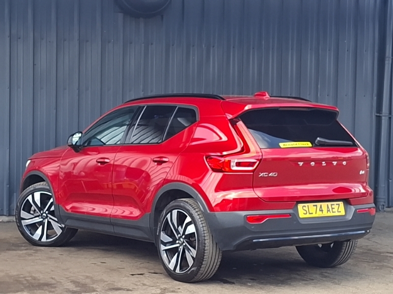 Volvo XC40 2.0 B4p Ultra Dark SL74AEZ Red #2