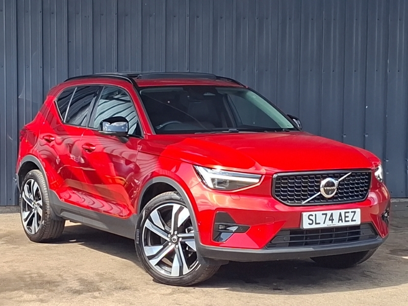 Volvo XC40 2.0 B4p Ultra Dark SL74AEZ Red