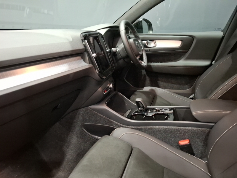 Volvo XC40 2.0 B4p Plus Black Edition RO75MMX Black #5