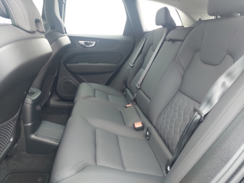Volvo XC60 2.0 T6 350 Phev Plus Dark Awd Geartronic SO25JXR Black #6