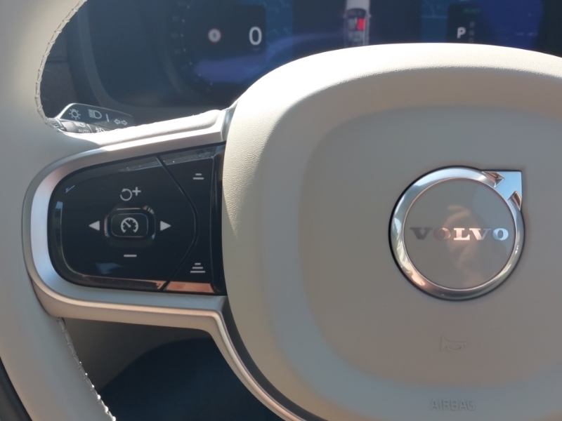 Volvo XC90 Ultra Black #12