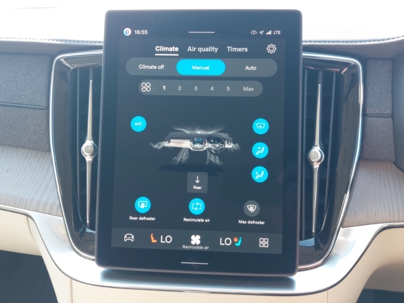 Volvo XC90 Ultra Black #17