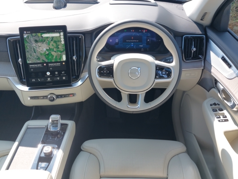 Volvo XC90 Ultra Black #8