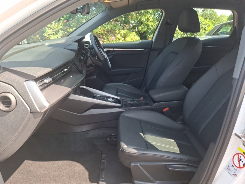 Audi A3 30 Tfsi Sport S Tronic Comfortsound White #5