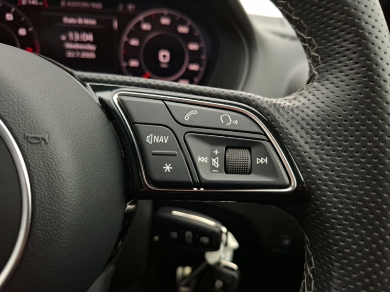Audi Q2 30 Tfsi Sport Grey #13