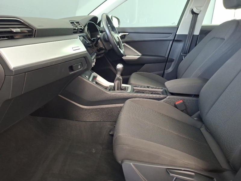 Audi Q3 35 Tfsi Technik White #5