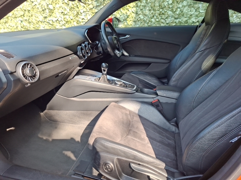 Audi TT 2.0 Tdi Ultra S Line Red #5