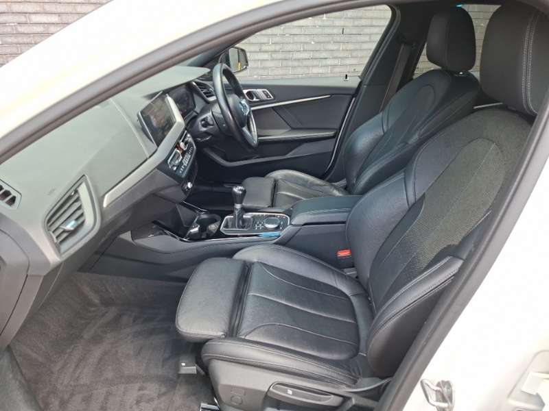 BMW 1 Series 116D M Sport White #5