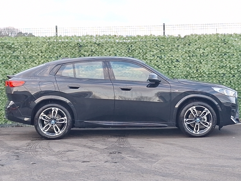 BMW iX2 150Kw Edrive20 M Sport 65Kwh Black #3