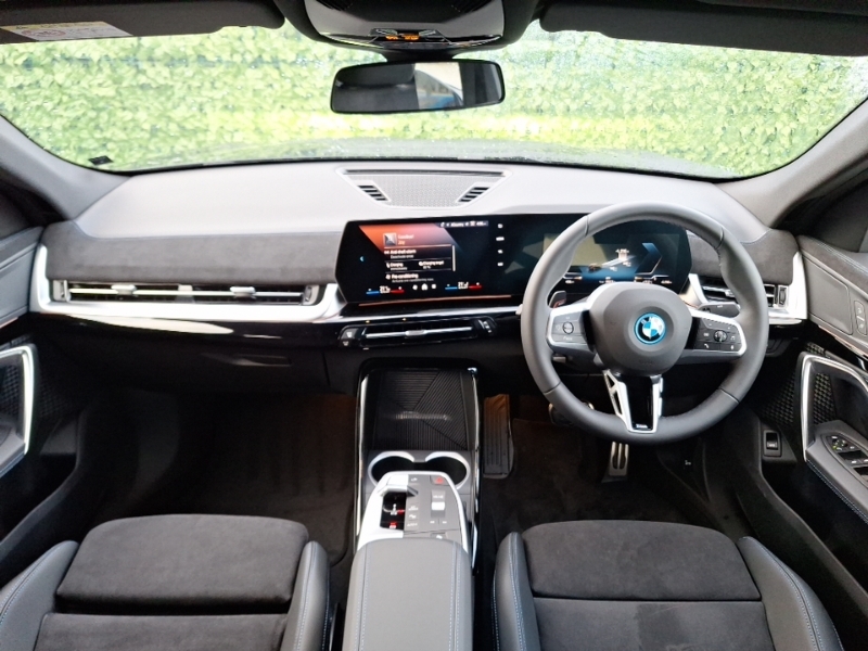 BMW iX2 150Kw Edrive20 M Sport 65Kwh Black #4