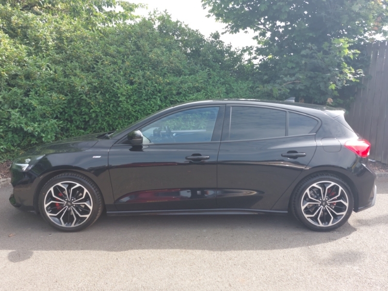 Ford Focus 1.5 Tdci Zetec 120 Bhp Black #4