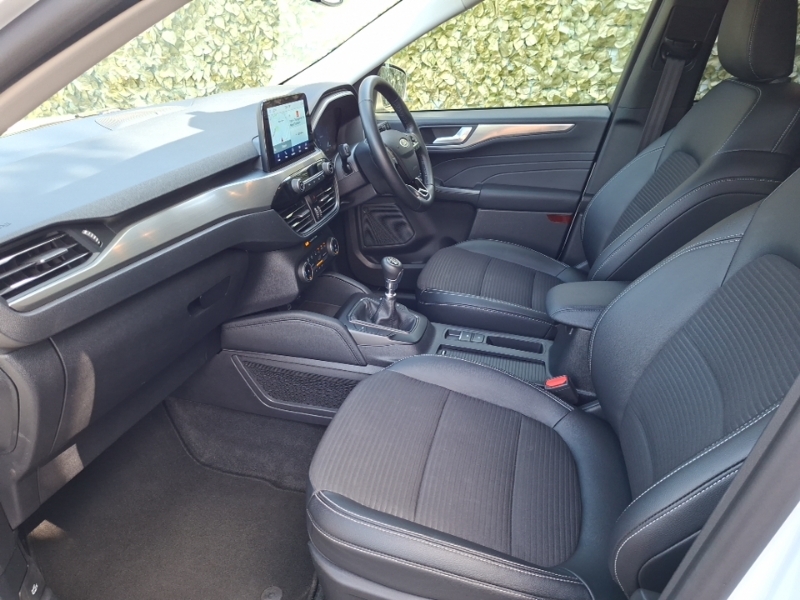 Ford Kuga 1.5 Ecoboost 150 Titanium Edition CA23ZBR White #5