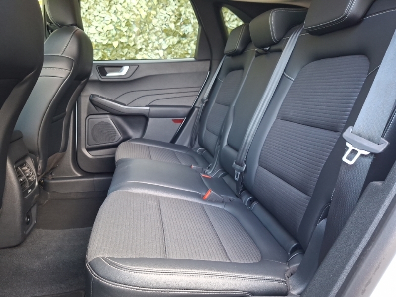 Ford Kuga 1.5 Ecoboost 150 Titanium Edition CA23ZBR White #6