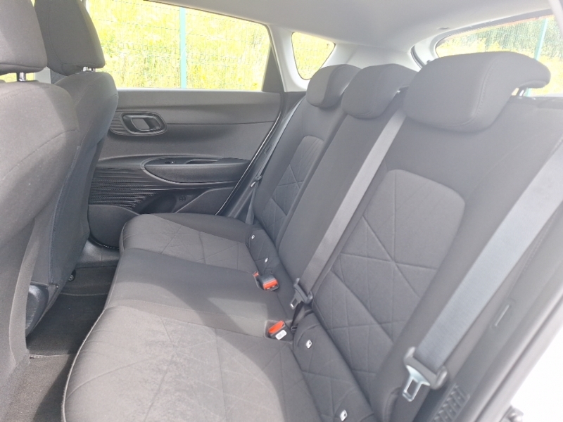 Hyundai Bayon 1.0 Tgdi 48V Mhev Se Connect Dct White #6
