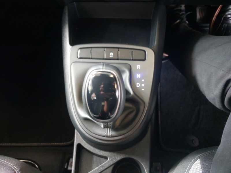 Hyundai I10 Advance White #17