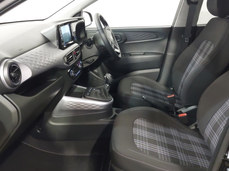 Hyundai I10 1.2 79 Premium Nav Black #5