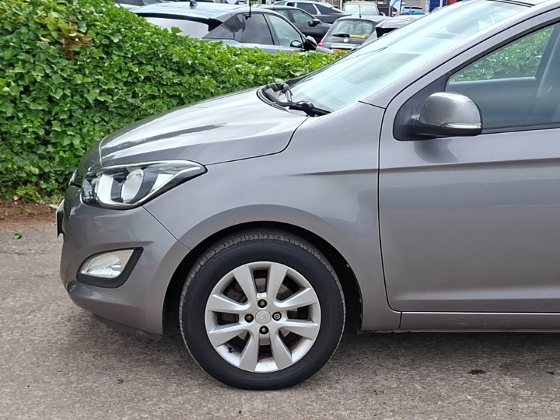 Hyundai I20 1.2 Classic Red #19