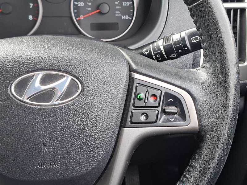 Hyundai I20 1.2 Classic Red #13