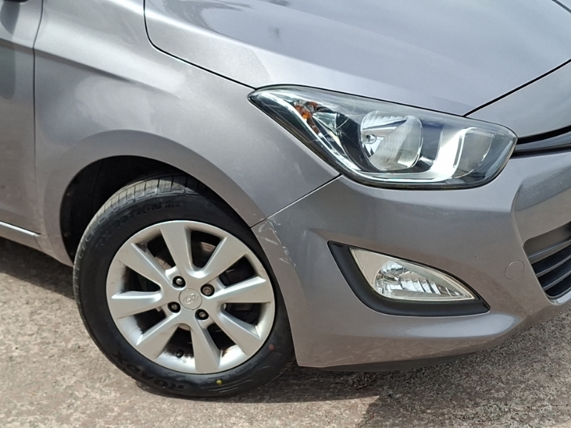 Hyundai I20 1.2 Classic Red #20