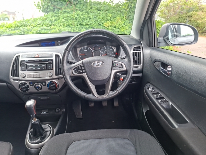 Hyundai I20 1.2 Classic Red #8